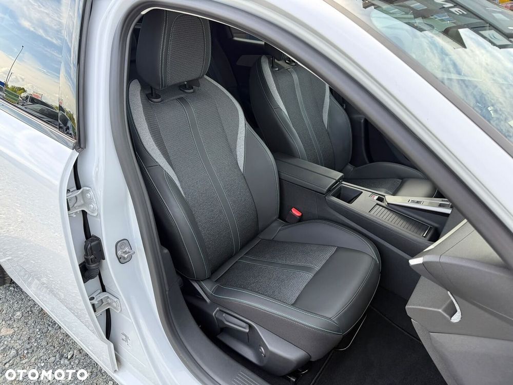 Peugeot 308 1.5 BlueHDi Allure S&S EAT8 - 31