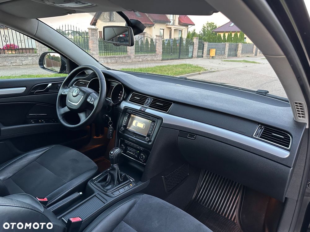 Skoda Superb 2.0 TDI Platinum - 25