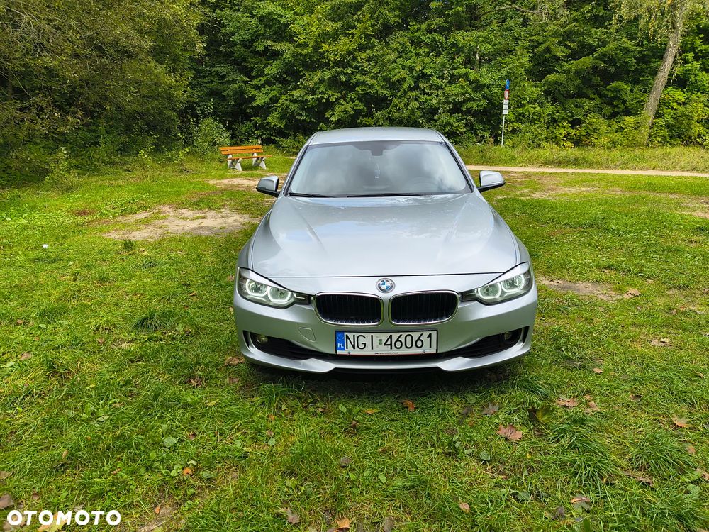 BMW Seria 3 328i xDrive Luxury Line - 7