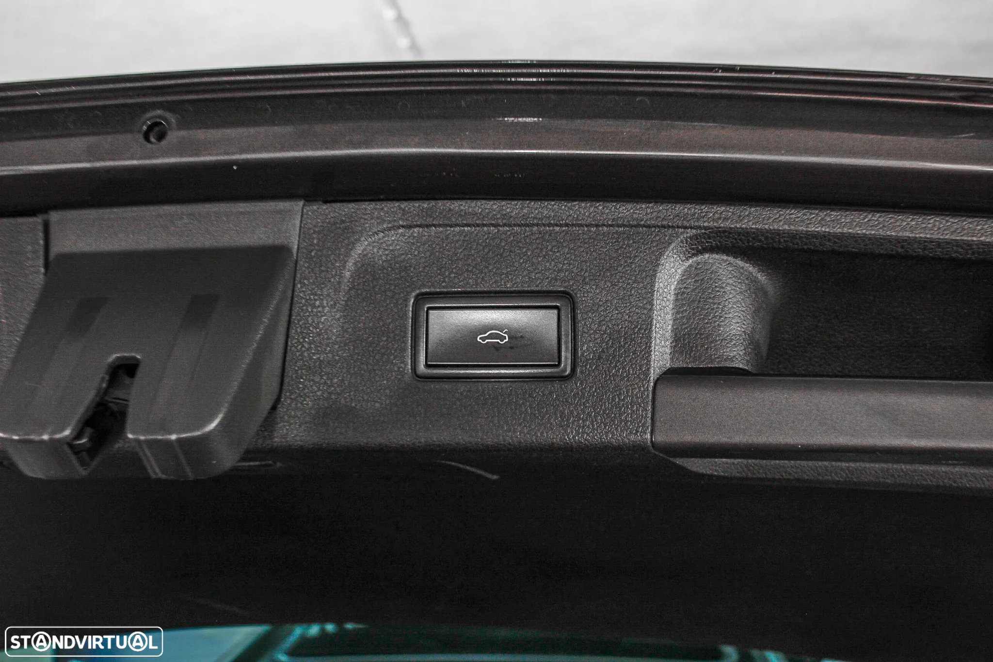 VW Passat Variant 2.0 TDi Highline - 31