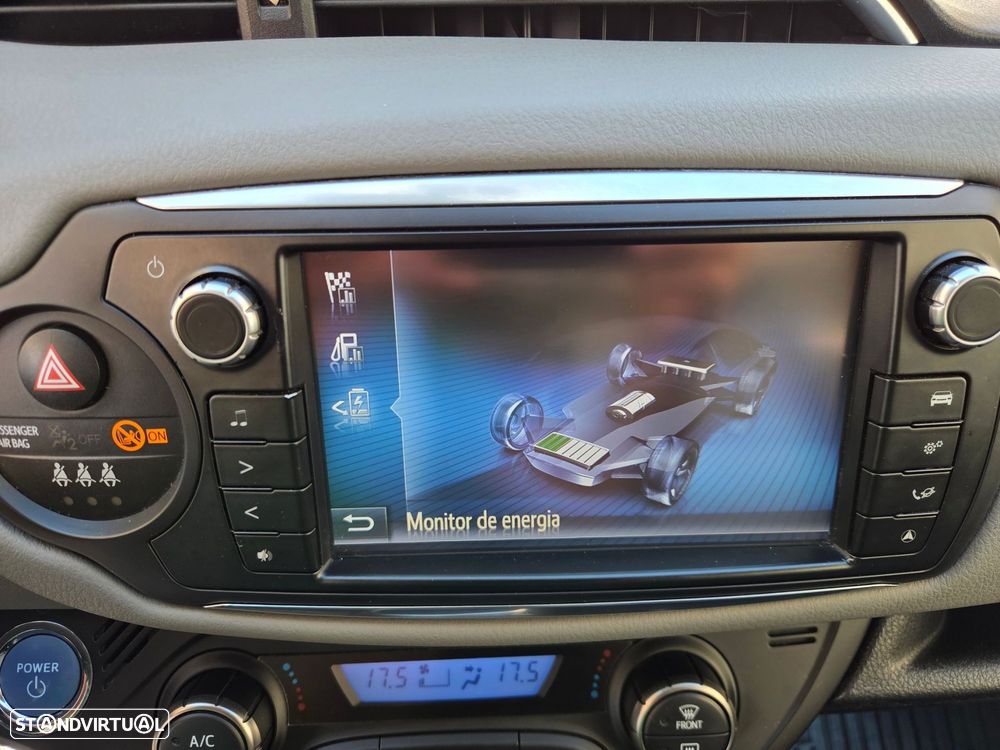 Toyota Yaris 1.5 HSD Comfort - 21