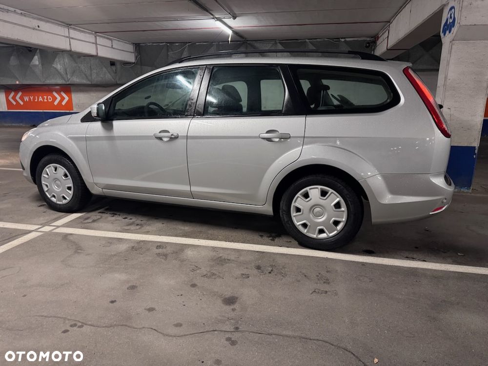 Ford Focus 2010 photo 3