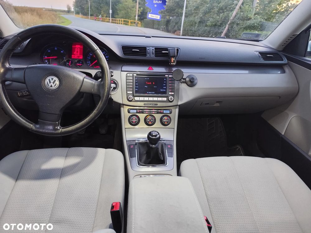 Volkswagen Passat - 28