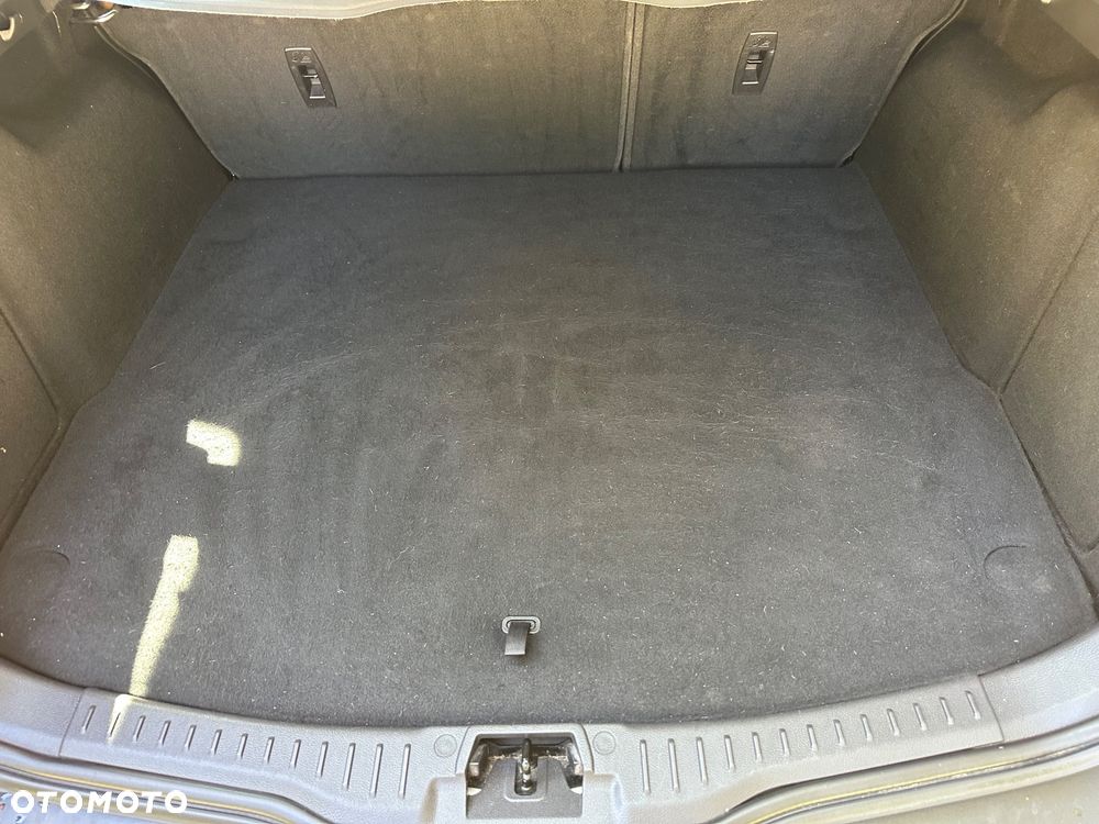Ford Focus 1.5 TDCi SYNC Edition - 26