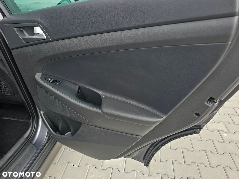 Hyundai Tucson blue 1.6 GDi 2WD Navi - 33