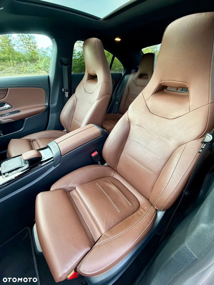 Mercedes-Benz CLA 250 E AMG Line 8G-DCT - 15