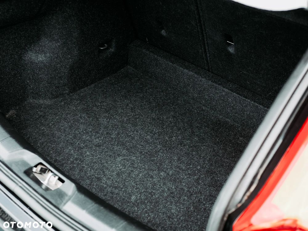 Volvo V40 D2 Drive-E Momentum - 10
