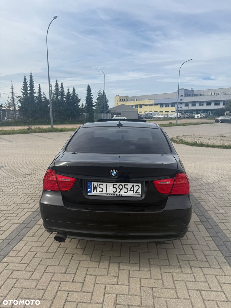 BMW Seria 3 320i - 5