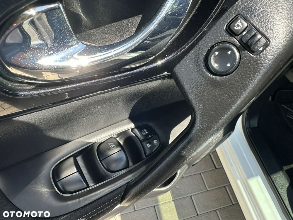 Nissan Qashqai 1.6 DCi Tekna+ - 17