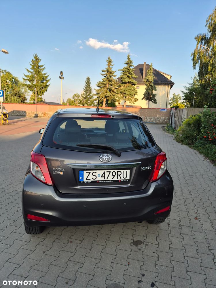 Toyota Yaris 1.33 Premium - 4