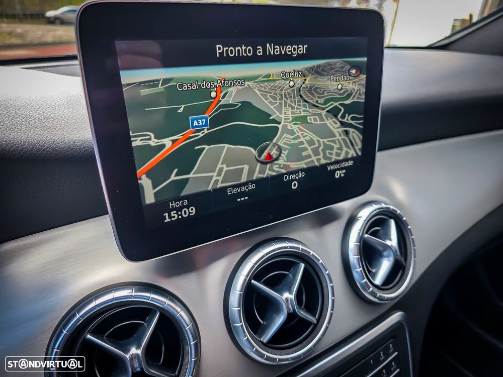 Mercedes-Benz CLA 200 d 7G-DCT AMG Line - 28