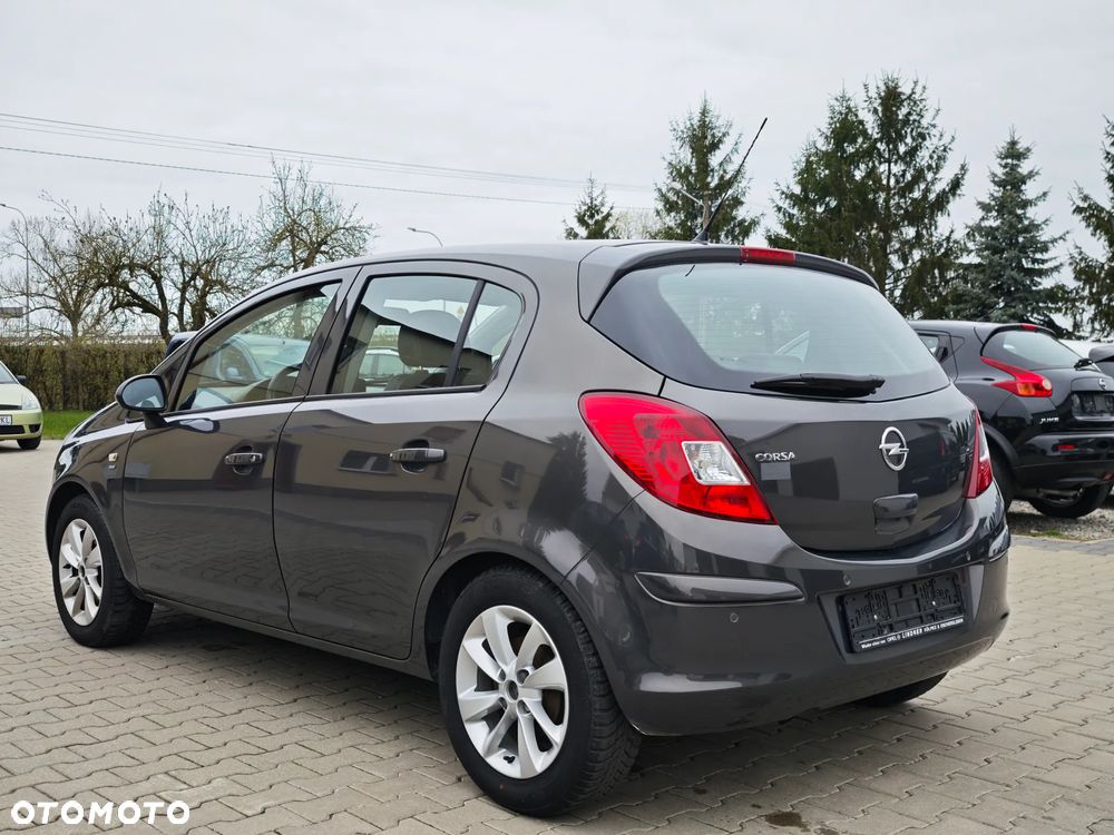 Opel Corsa 1.4 16V Energy - 4
