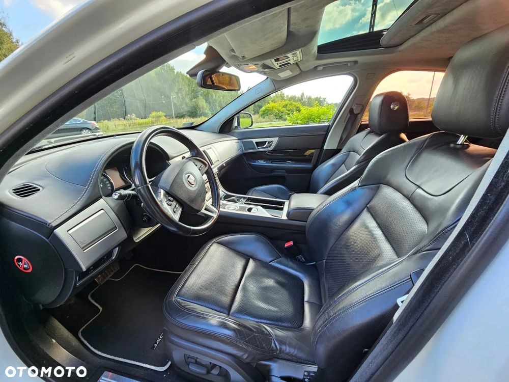 Jaguar XF 3.0 V6 D S Portfolio - 19