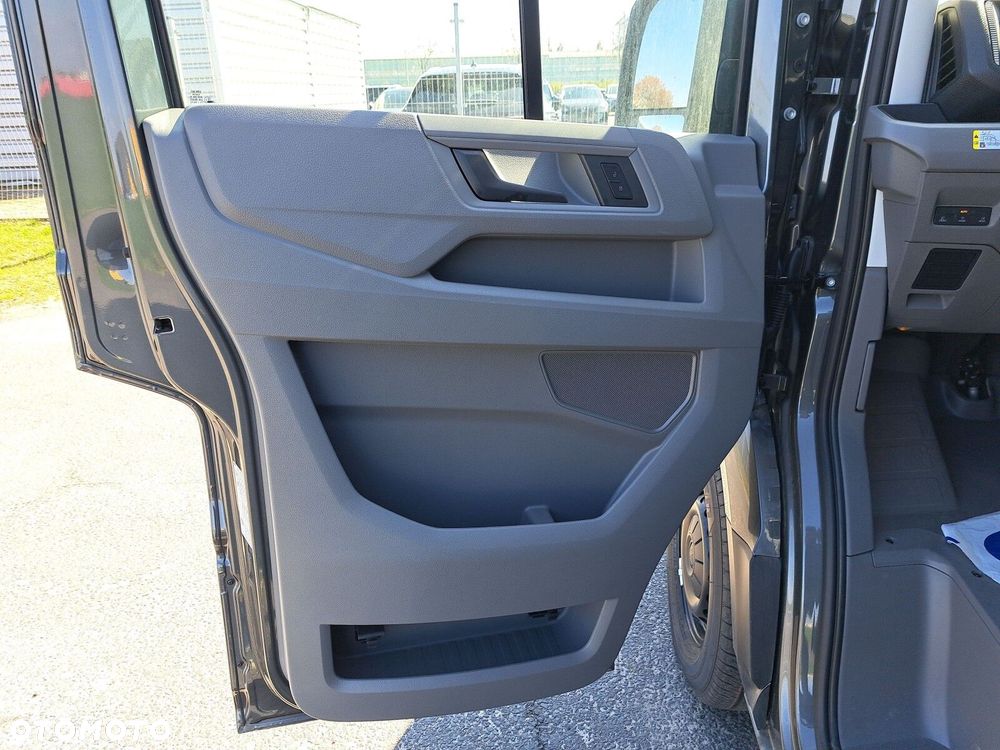 Volkswagen Grand California Grand California 600 DMC 3500kg silnik: 2,0 l TDI EURO VI-e SCR / 163KM/skrzynia biegów: Przedni napęd automatyczna 8-biegowa rozstaw osi: 3640 mm - 28