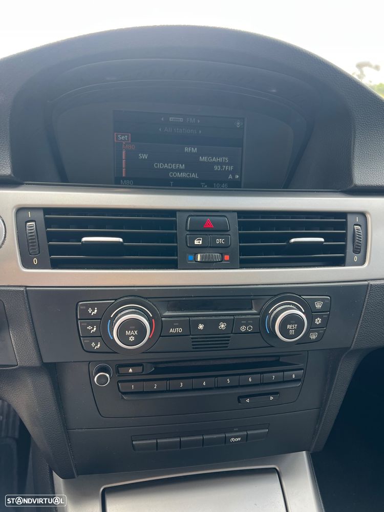 BMW 318 d Dynamic - 11