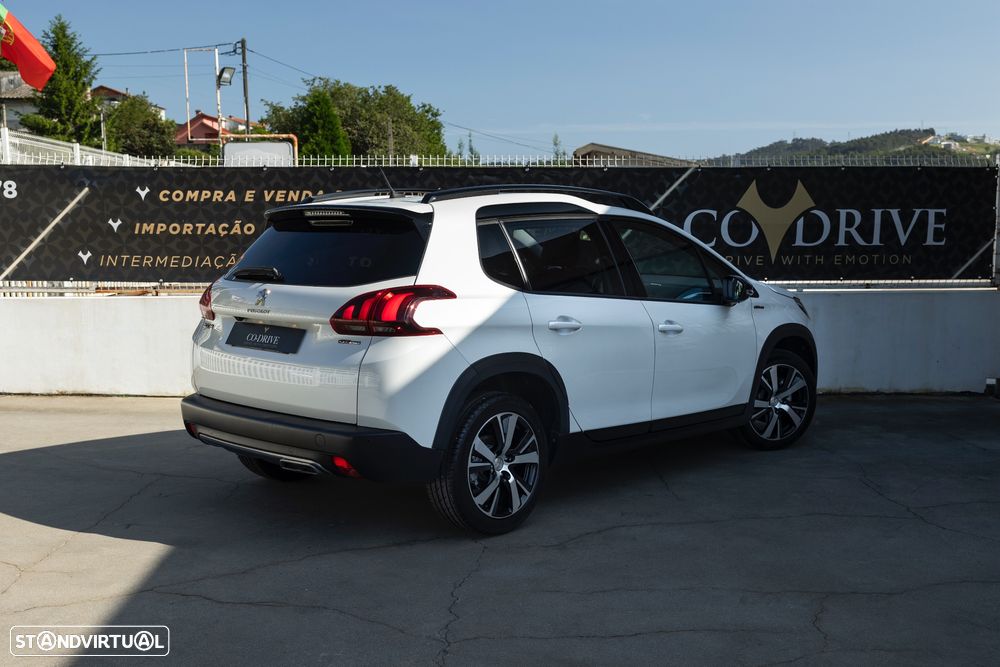 Peugeot 2008 1.2 PureTech GT Line - 4