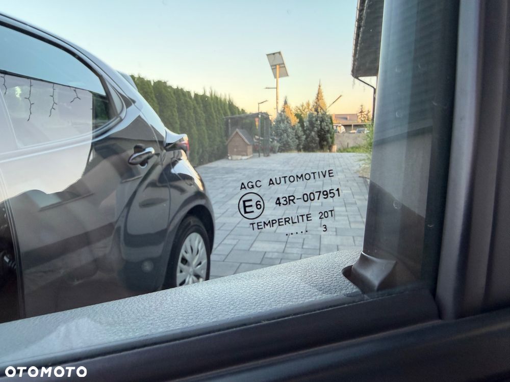 Toyota Yaris Hybrid 1.5 Selection Style - 19