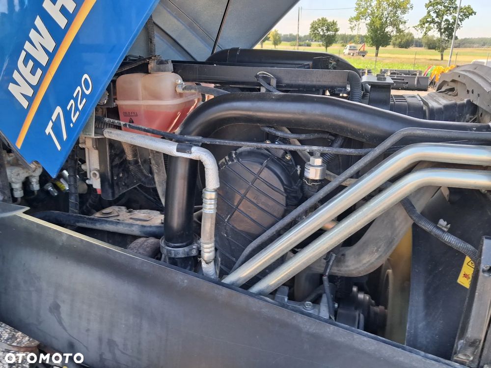 New Holland T 7.220 Auto Command - 13