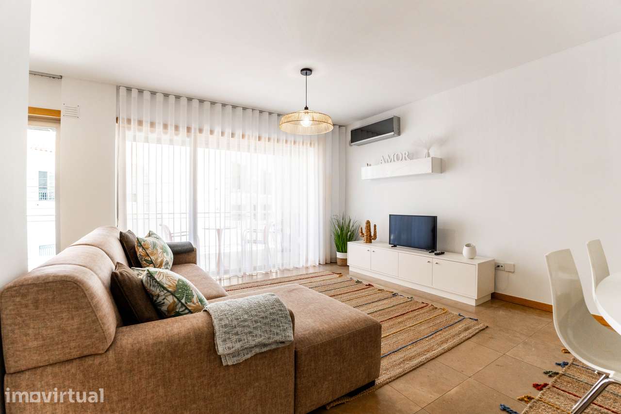 Apartamento T2, MOBILADO, com lugar de estacionamento, na Nazaré. - Grande imagem: 3/33