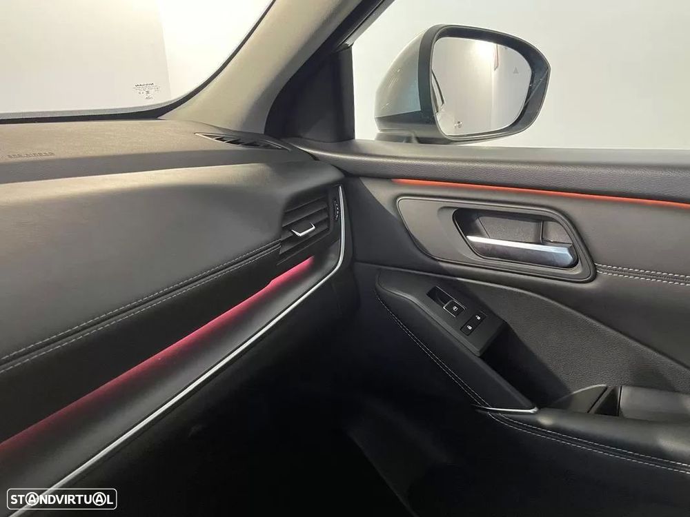 Nissan Qashqai 1.3 DIG-T N-Connecta LED Xtronic - 37