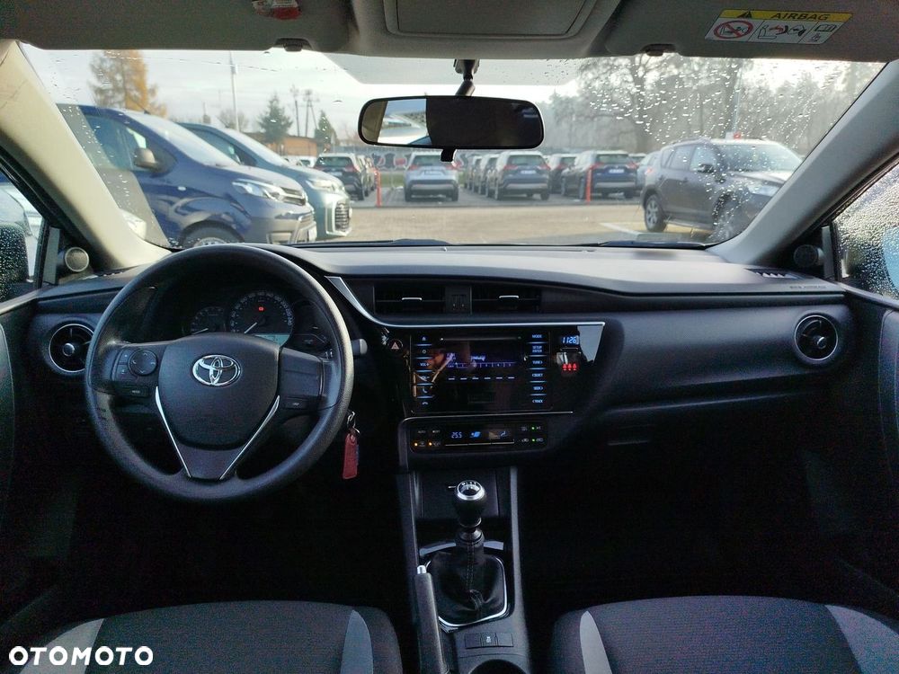 Toyota Auris - 12