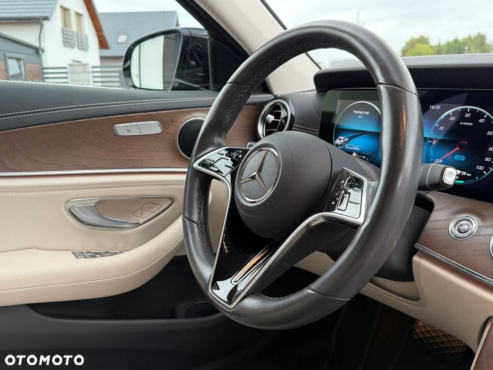 Mercedes-Benz Klasa E 300 Exclusive - 23