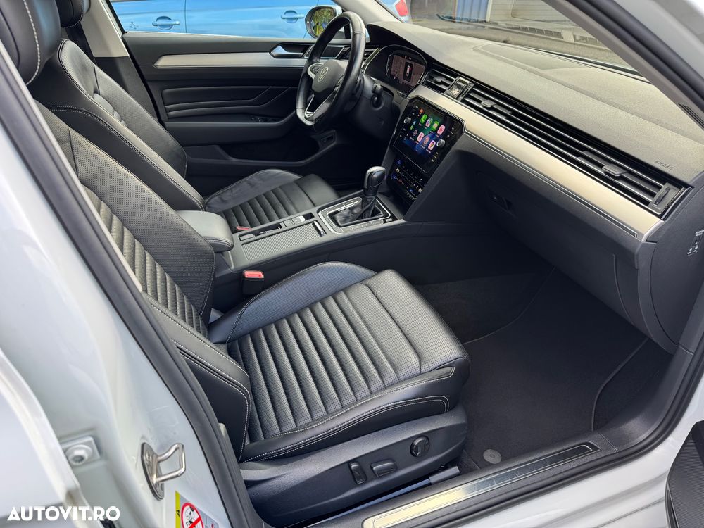 Volkswagen Passat Variant 2.0 TDI SCR DSG Elegance - 30
