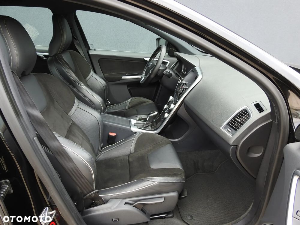 Volvo XC 60 D4 Drive-E R-Design Momentum - 11