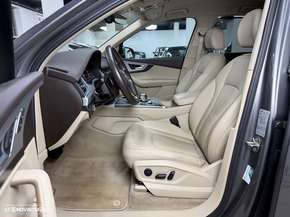 Audi Q7 3.0 TDI quattro tiptronic 7L - 17