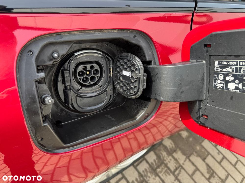 Mercedes-Benz CLA 250 e 8G-DCT Special Edition - 38