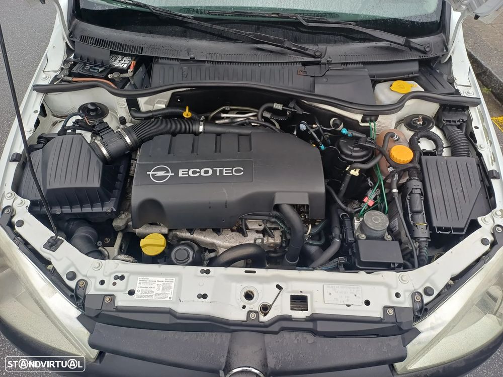 Opel COMBO 1.3 CDTI 75 CV - AR CONDICIONADO - 37