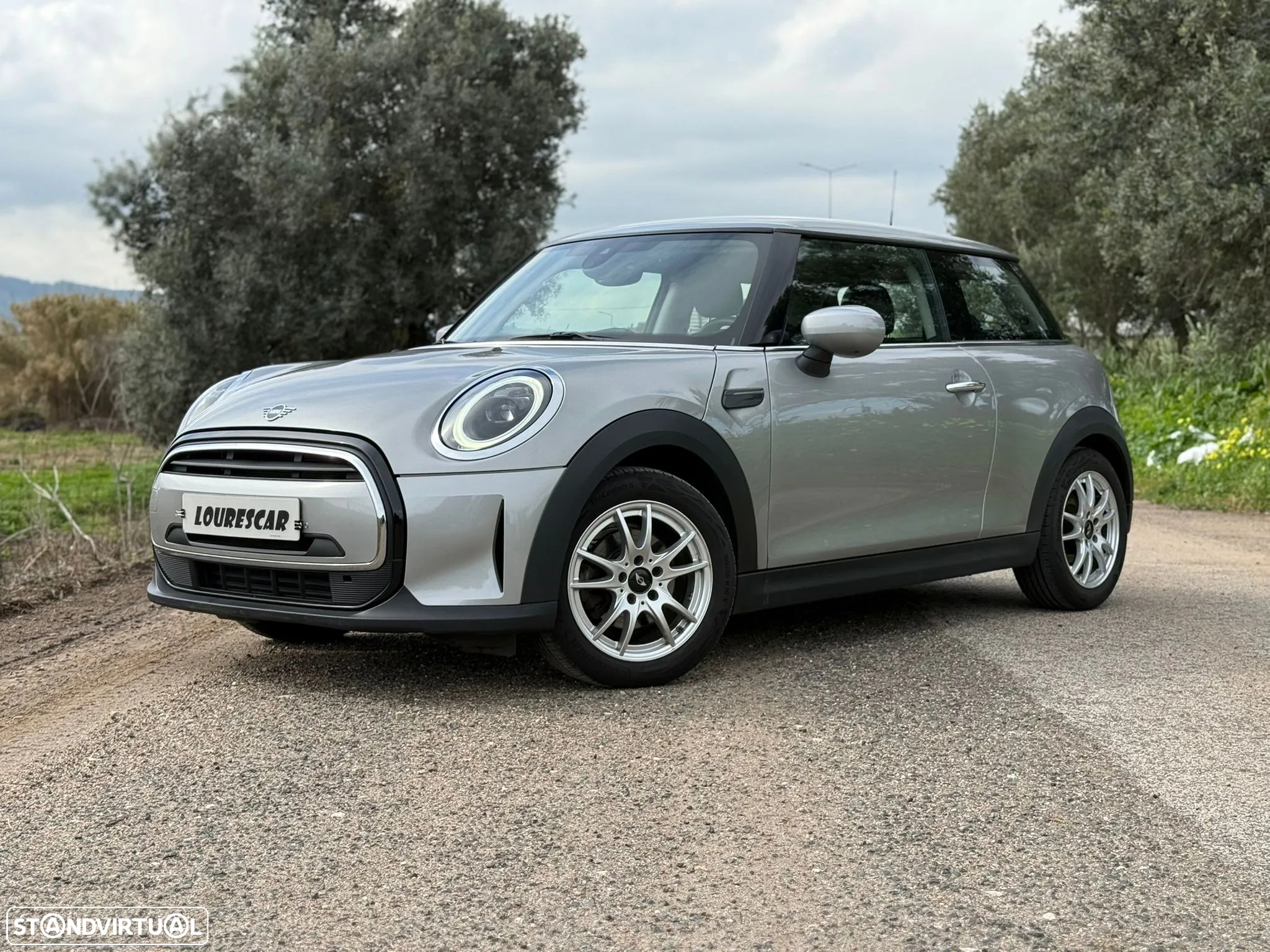 MINI 3 Portas Cooper Essential - 2