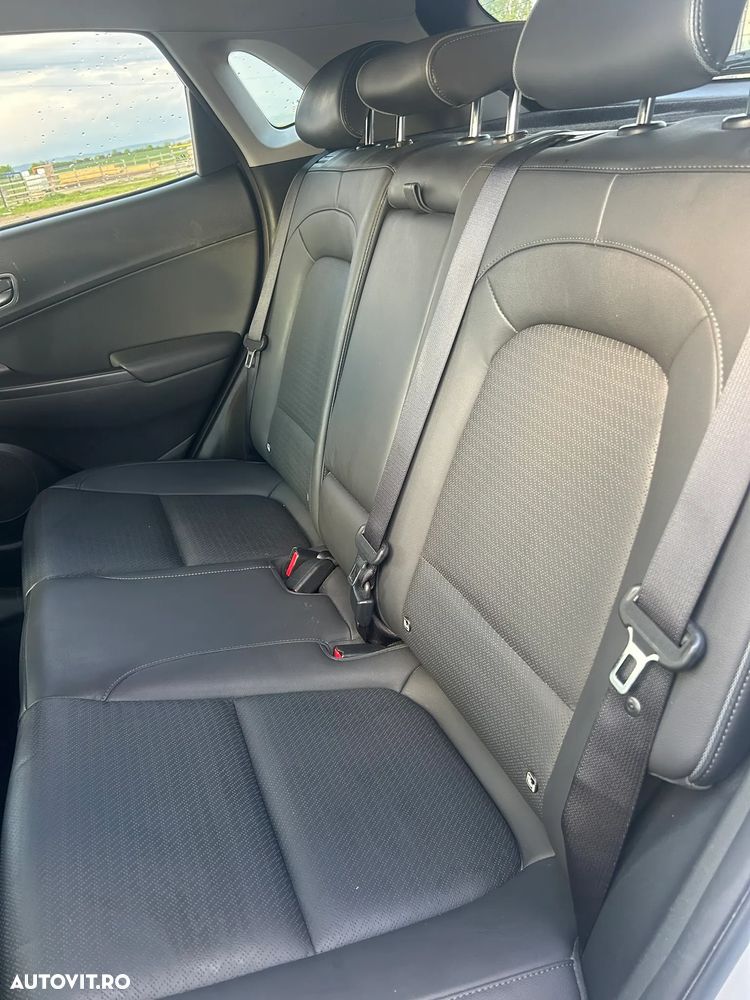 Hyundai KONA Premium - 8