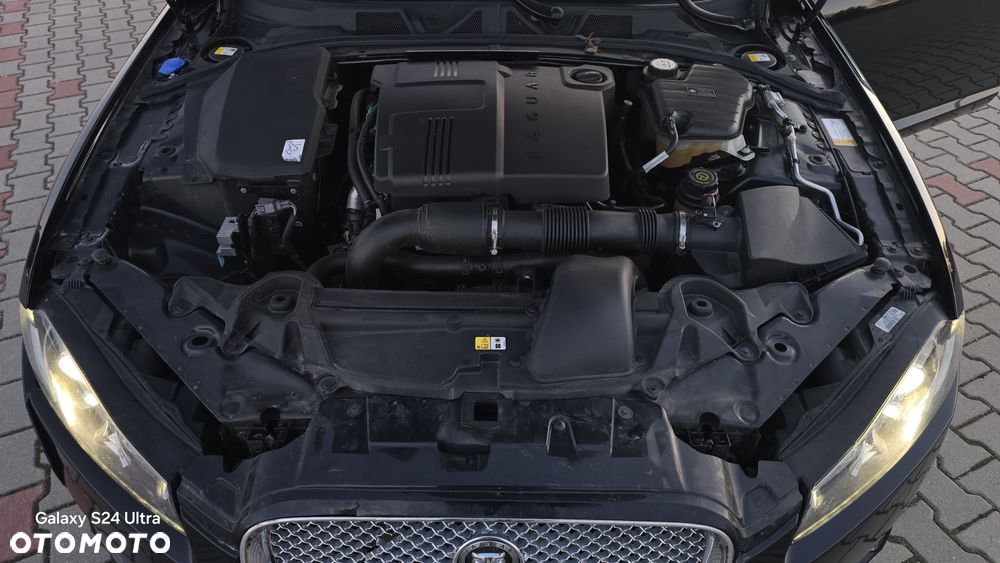 Jaguar XF 2.2 D Luxury - 22