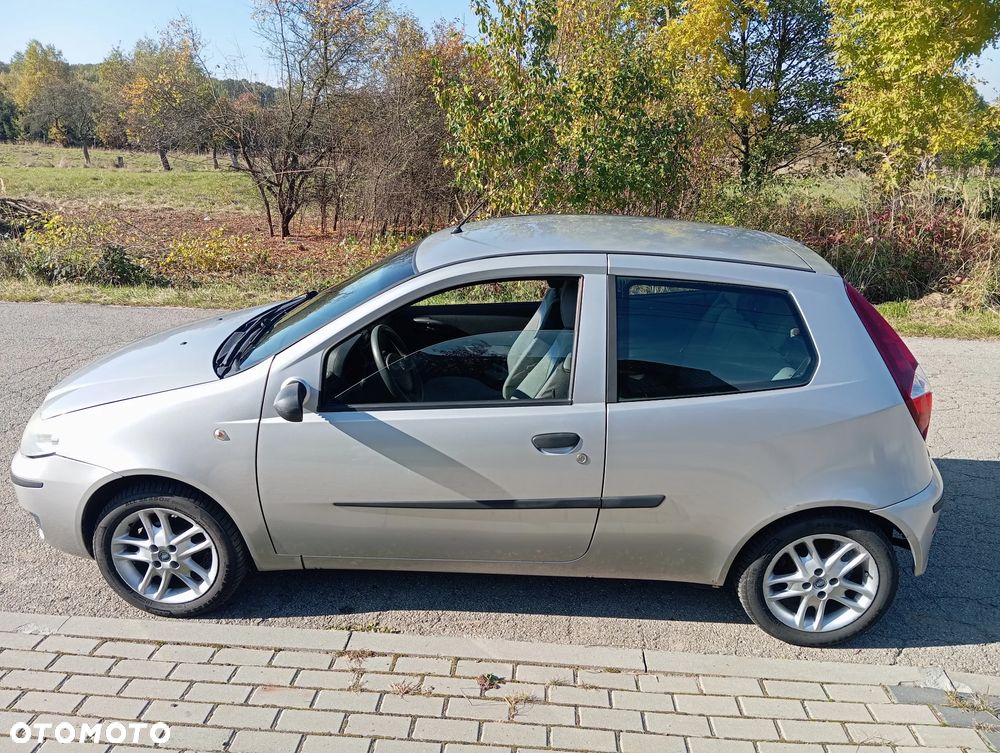 Fiat Punto 2006 photo 2