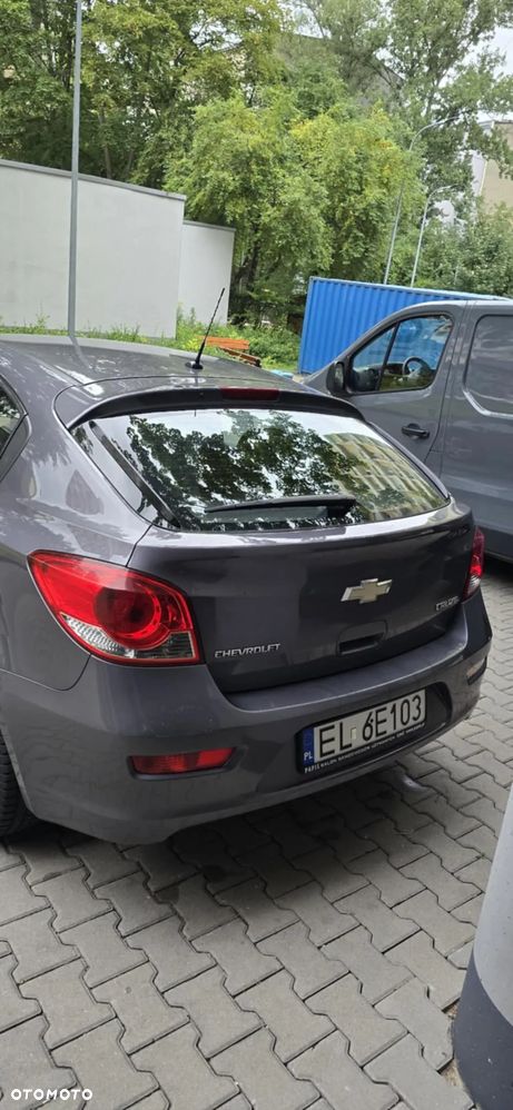 Chevrolet Cruze 1.6 LS+ - 11