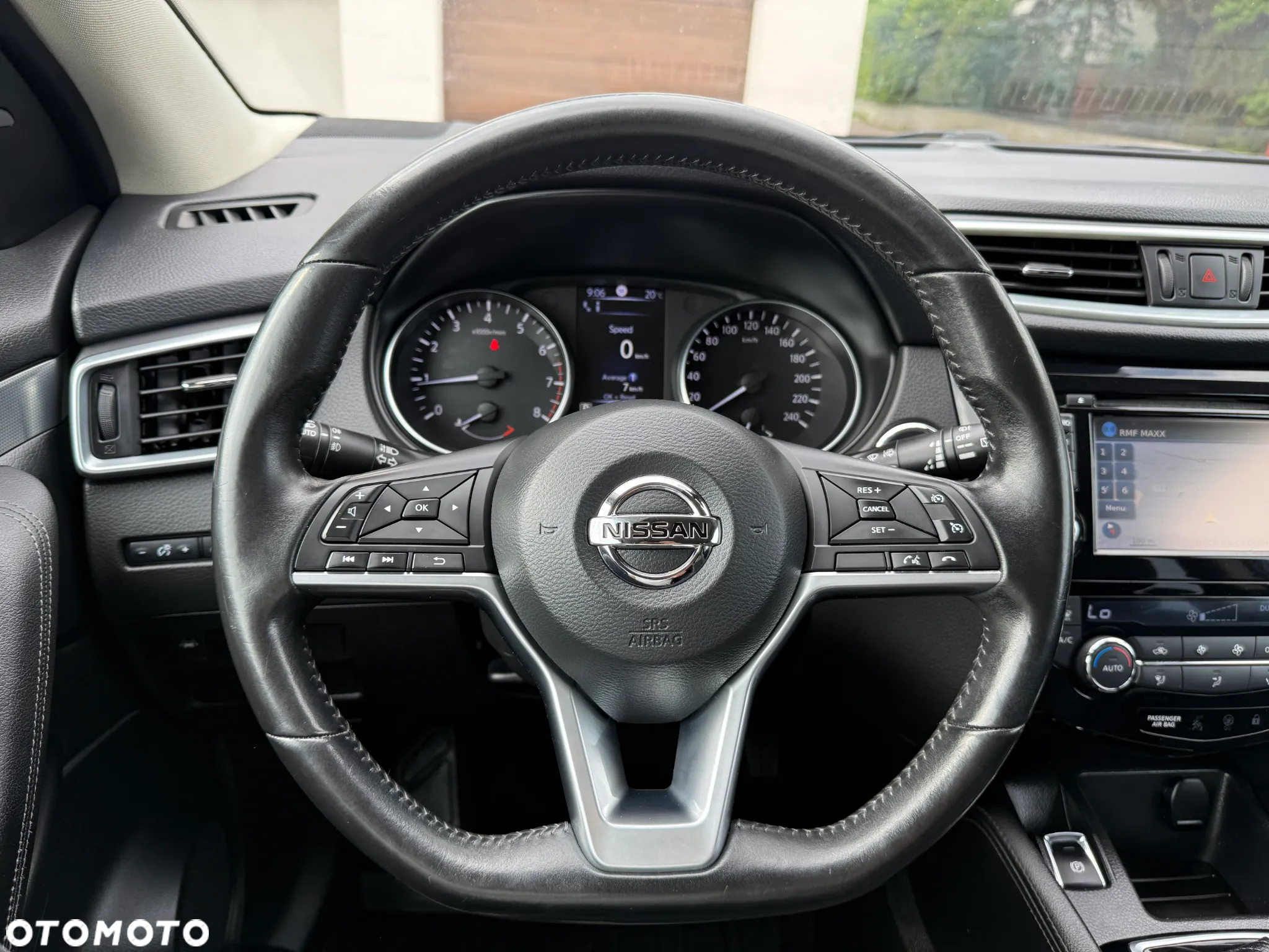 Nissan Qashqai 1.2 DIG-T Xtronic TEKNA+ - 28