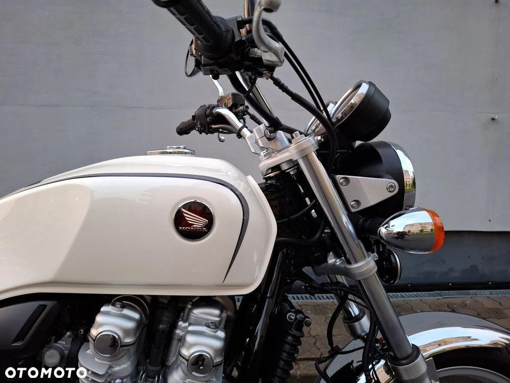 Honda CB - 12