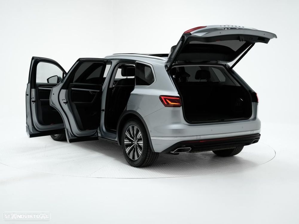 VW Touareg 3.0 TDI V6 Elegance - 5
