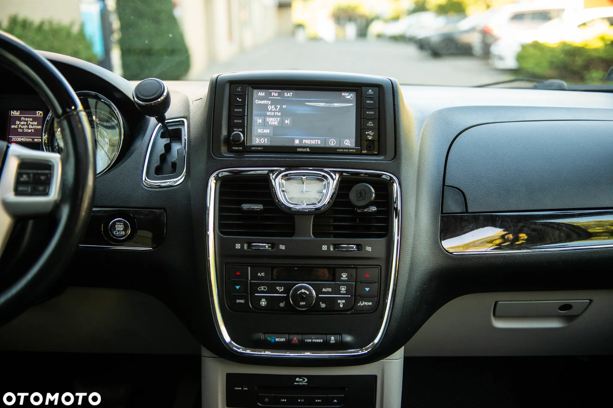Chrysler Town & Country 3.6 Limited - 27