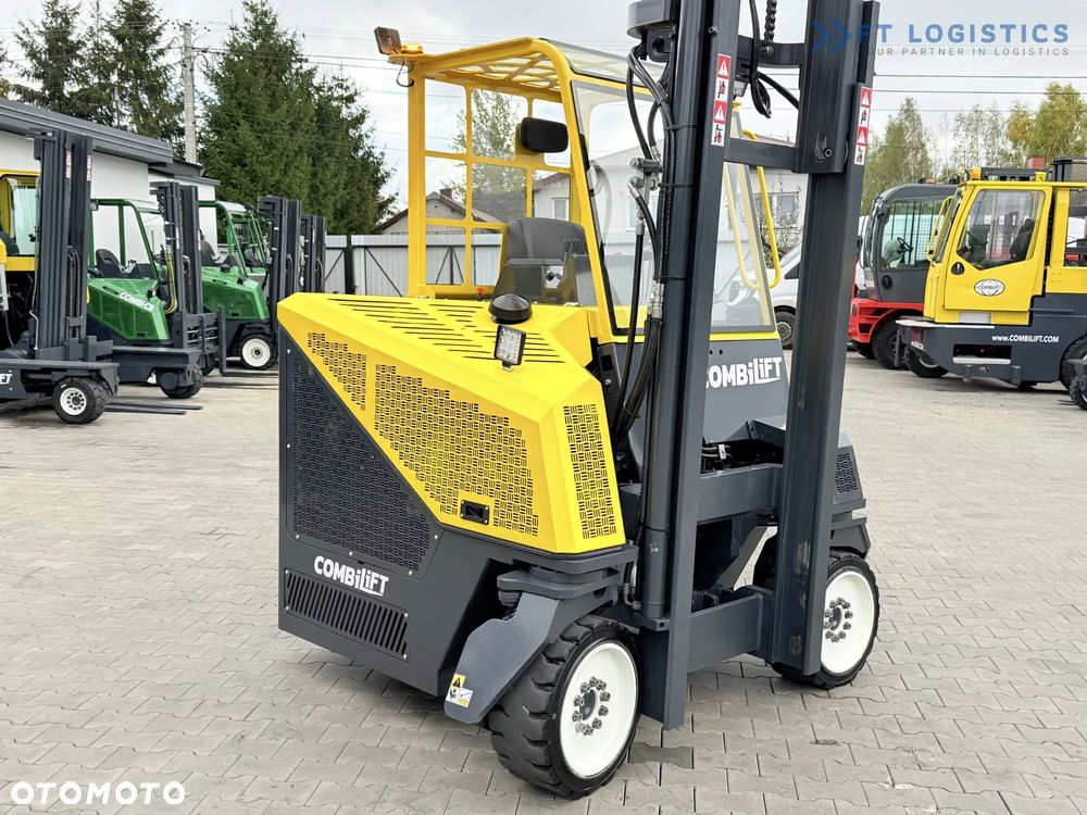 Combilift WÓZEK CZTEROKIERUNKOWY - WIELOKIERUNKOWY / CB4000 / GAS / TRIPLEX 5200MM / WOLNY SKOK / POZYCJONER WIDEŁ / PRZESUW WIDEŁ / STAN IDEALNY / Szeroka oferta wózków czterokierunkowych i bocznych, dopasowanych do różnorodnych potrzeb i zastosowań - 33
