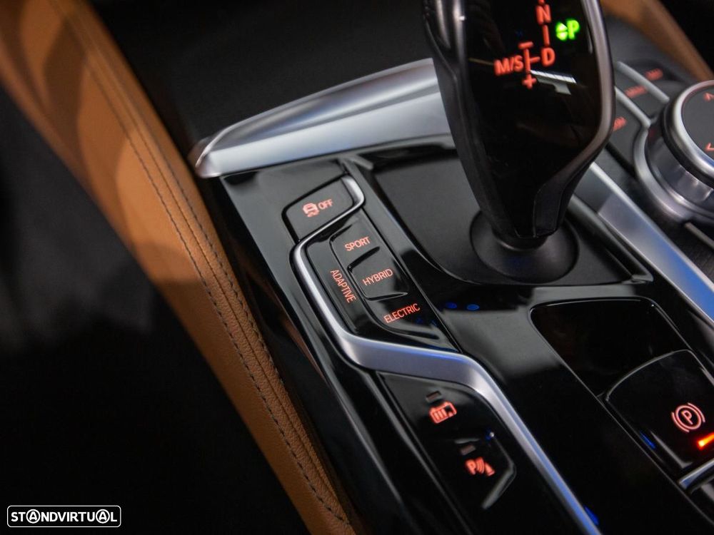 BMW 530 e Pack 50 anos M - 22