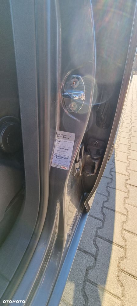 Volkswagen Touran 1.9 TDI Basis - 21