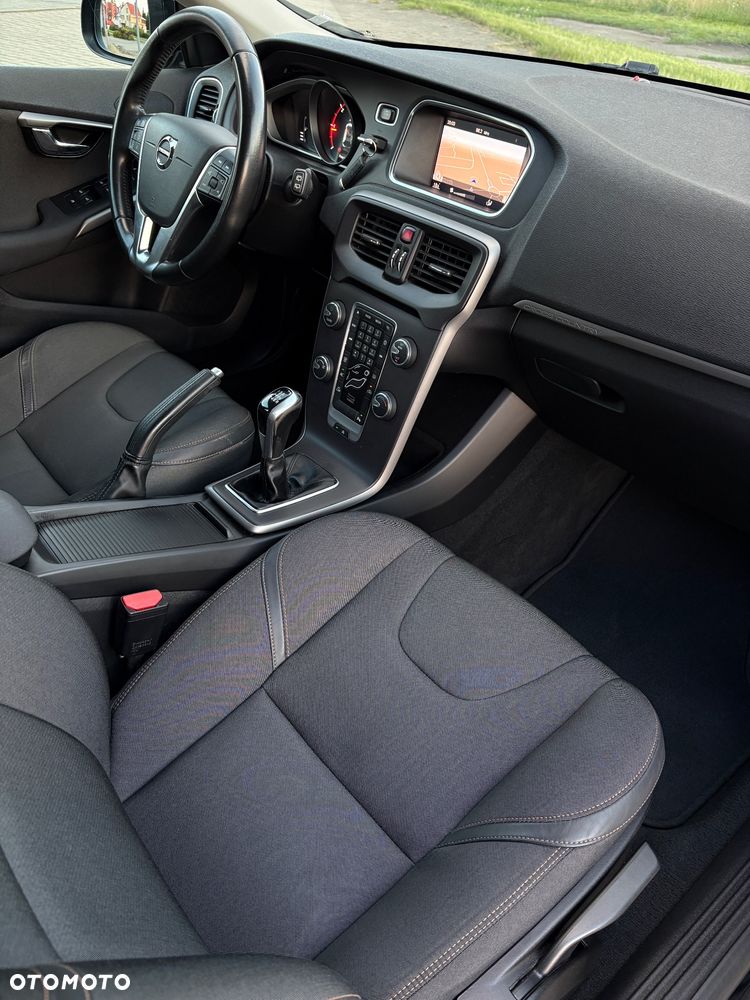 Volvo V40 Cross Country D2 Momentum - 21