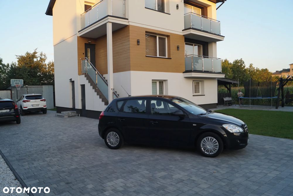 Kia Ceed - 28