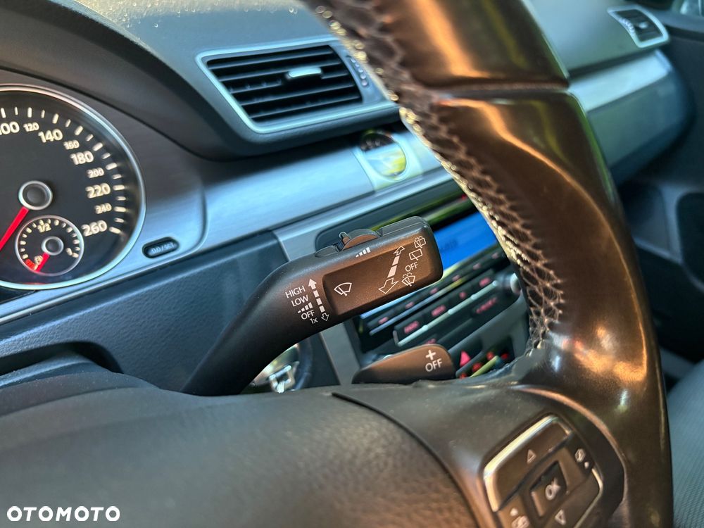 Volkswagen Passat 2.0 TDI Comfortline DSG - 16