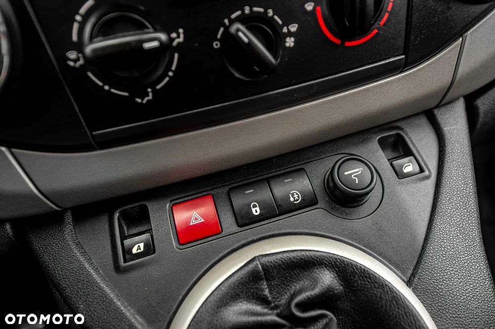 Peugeot Partner HDi FAP 115 Allure - 31