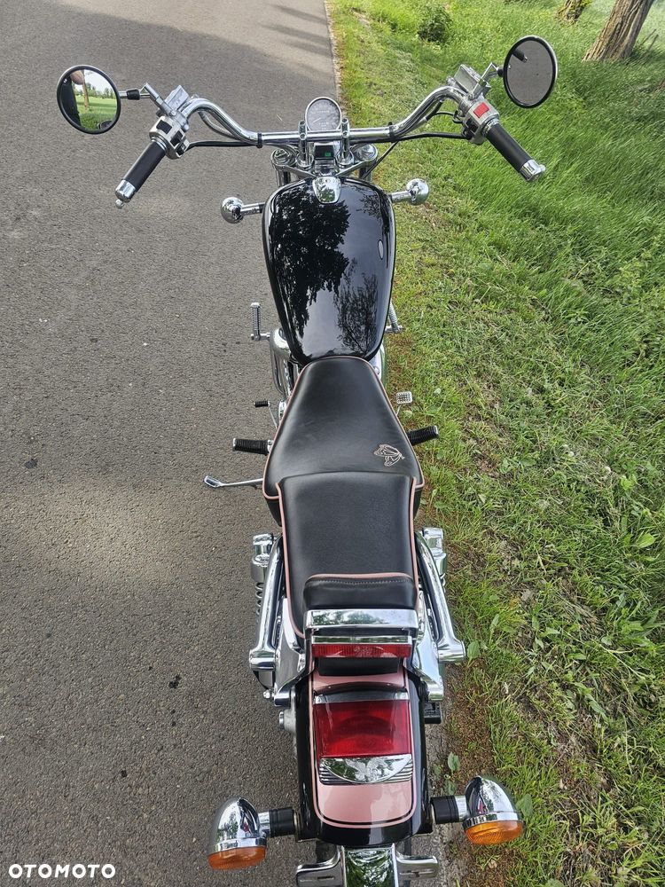 Suzuki Intruder - 13