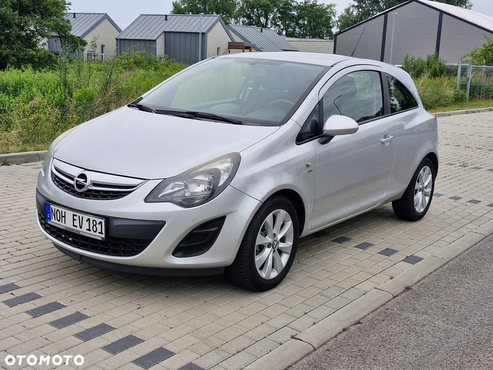 Opel Corsa 1.4 16V Innovation - 1