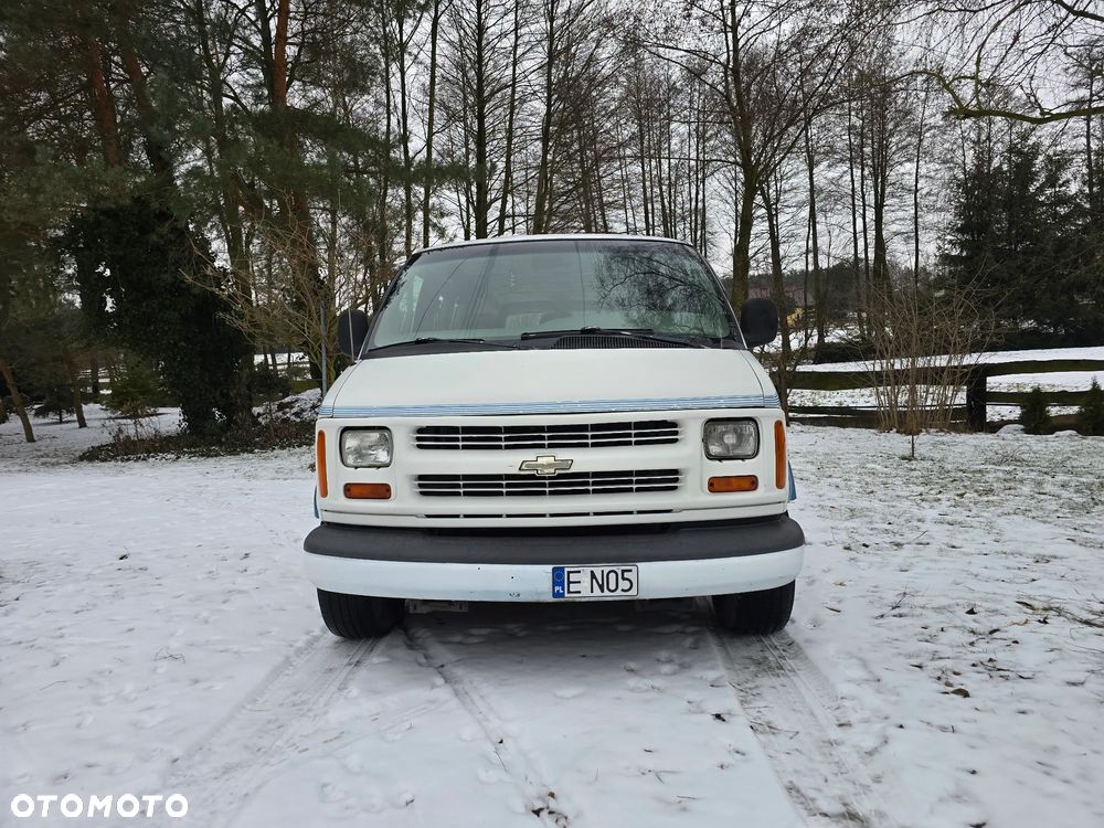 Chevrolet Chevy Van - 2